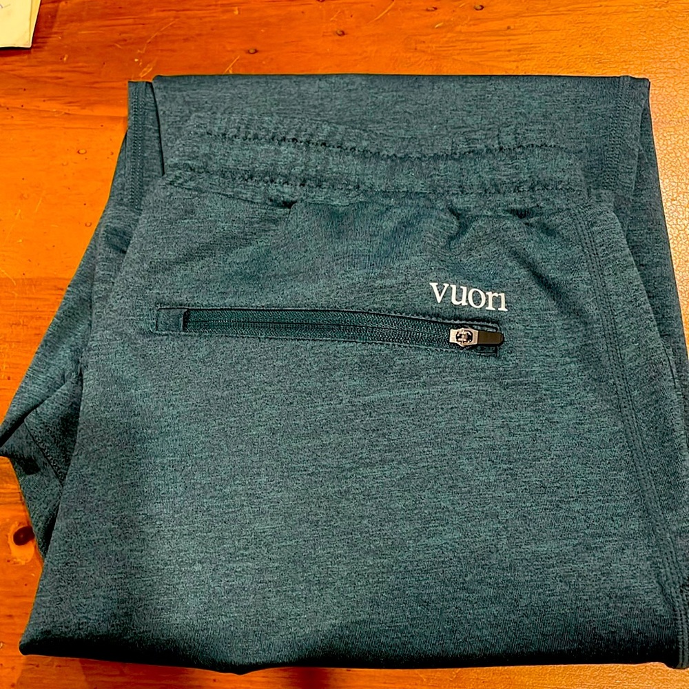 Vuori “Sunday Joggers”